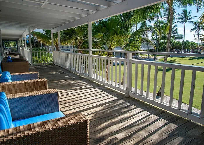 Naples Beach Hotel And Golf Club