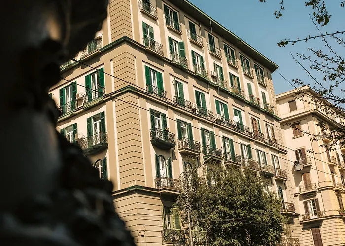 4 star hotel: The Grey